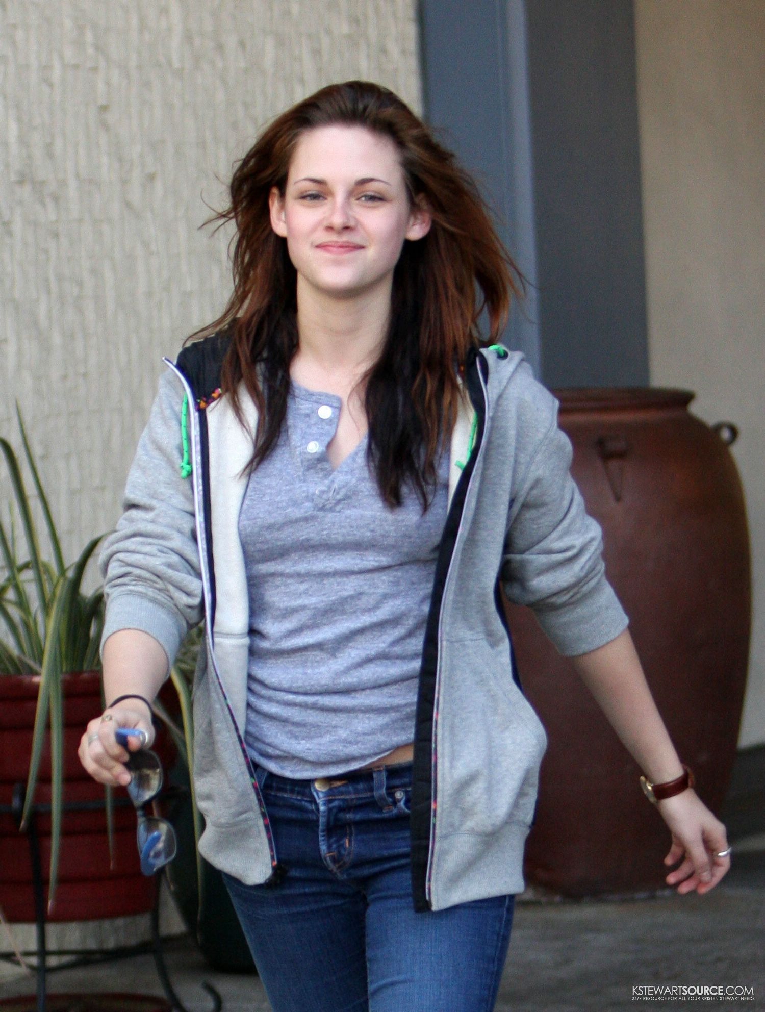 In Los Angeles - March 3 HQ - 04 - Kristen Stewart Pictures.