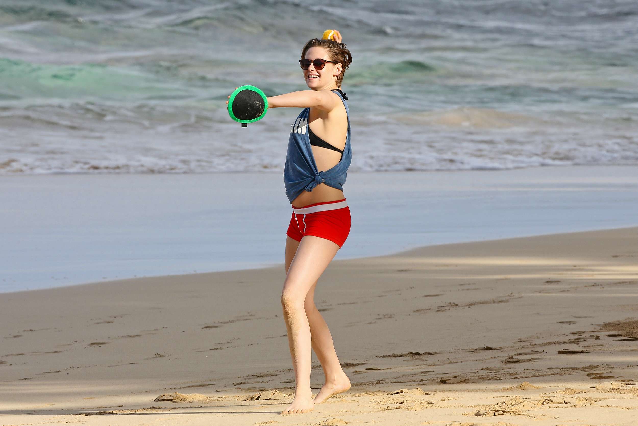 In Hawaii - January 1 - 13 - Kristen Stewart Pictures.