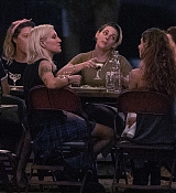Dining_with_her_girlfriend___her_friends_in_Los_Angeles_-_August_232.jpg