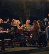Dining_with_her_girlfriend___her_friends_in_Los_Angeles_-_August_233.jpg