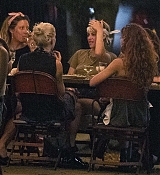 Dining_with_her_girlfriend___her_friends_in_Los_Angeles_-_August_236.jpg
