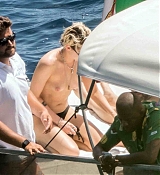 Kristen_Stewart_Topless_on_a_Yacht_in_Italy_-_July_141.jpg