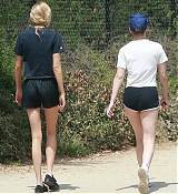 Kristen_Stewart_and_Stella_Maxwell_keep_close_during_a_hike_together_-_August_2079247905_031.jpg