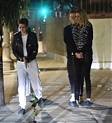 spotted_out_for_a_night_with_her_girlfriend_Stella_Maxwell_in_Silverlake2C_CA-08.jpg